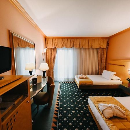 Shg Hotel Antonella Помеция Экстерьер фото