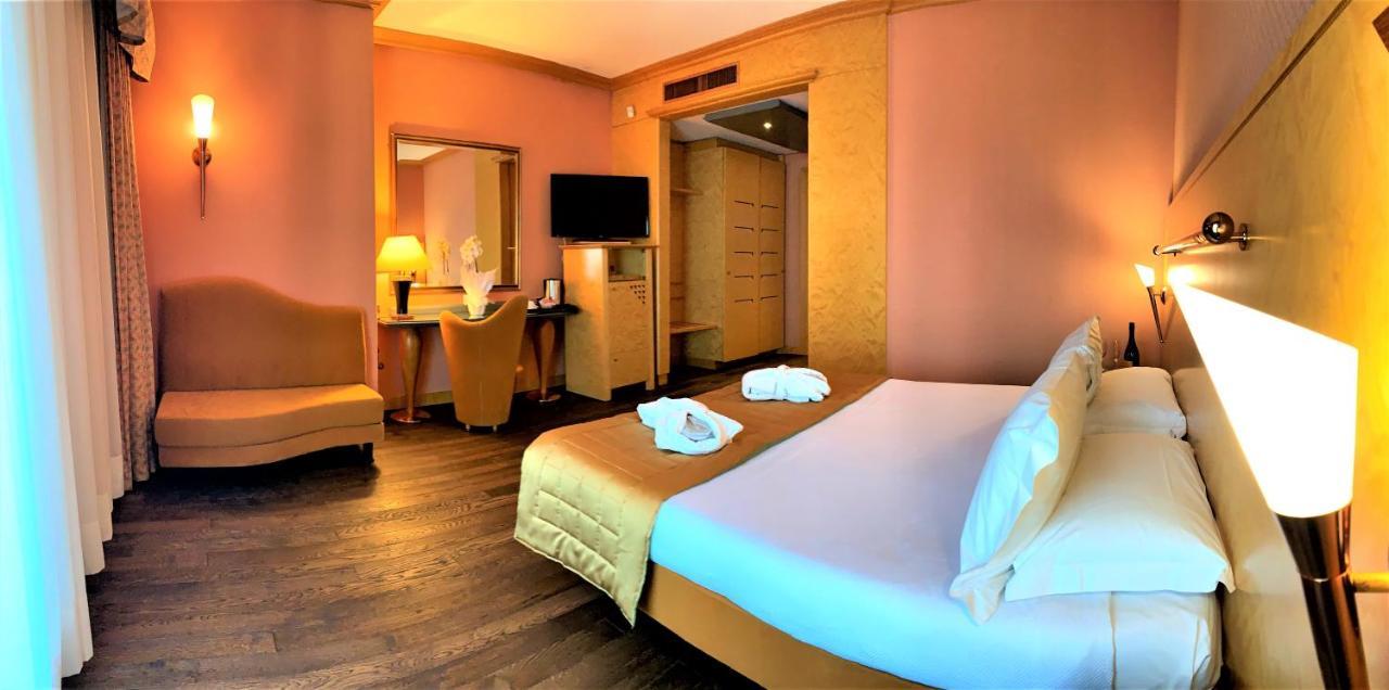Shg Hotel Antonella Помеция Экстерьер фото