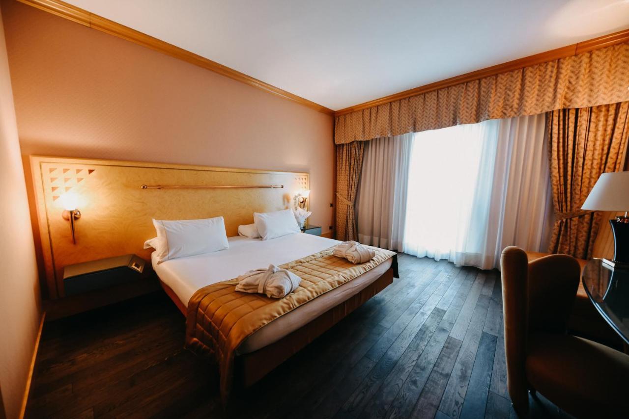 Shg Hotel Antonella Помеция Экстерьер фото