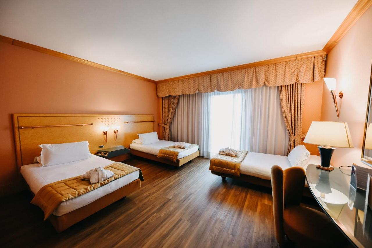 Shg Hotel Antonella Помеция Экстерьер фото