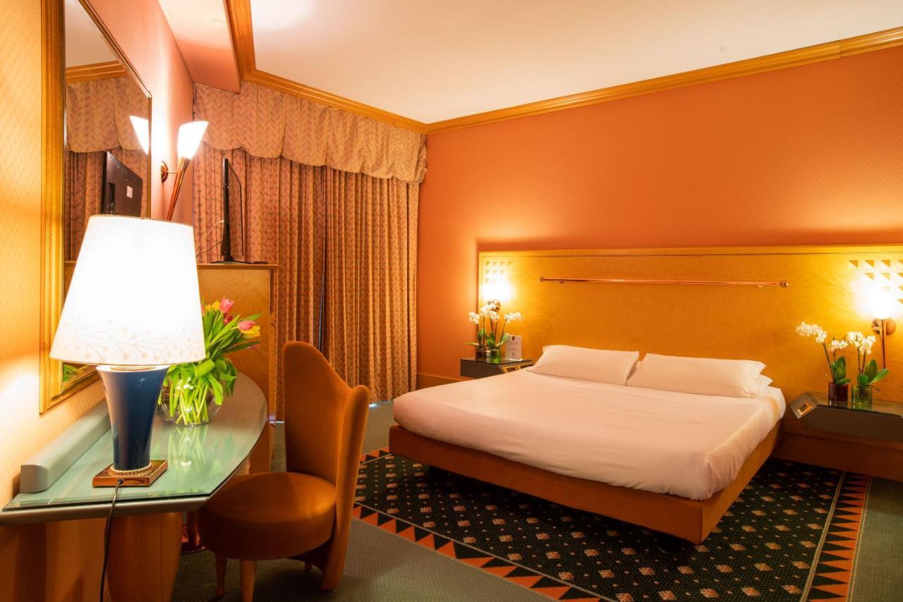 Shg Hotel Antonella Помеция Экстерьер фото