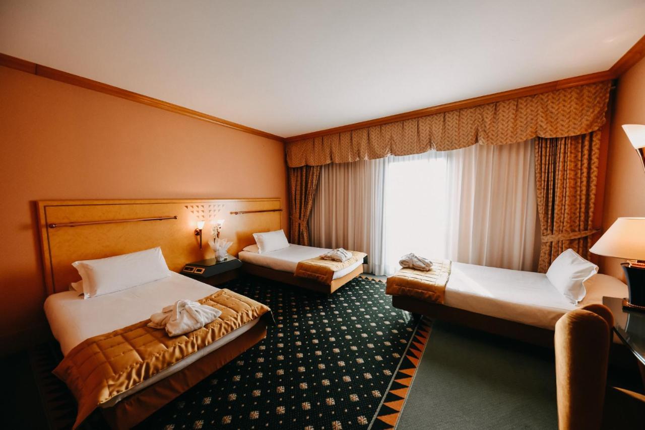 Shg Hotel Antonella Помеция Экстерьер фото