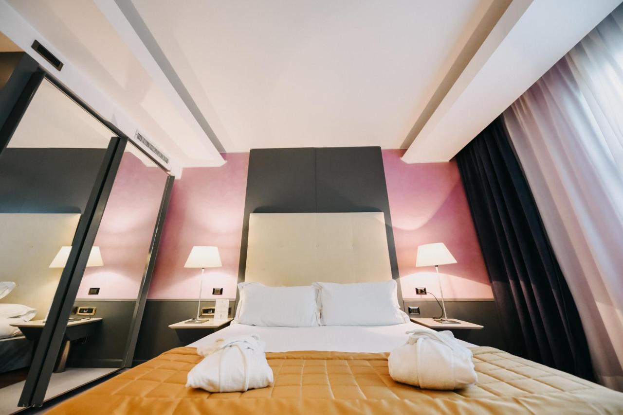 Shg Hotel Antonella Помеция Экстерьер фото