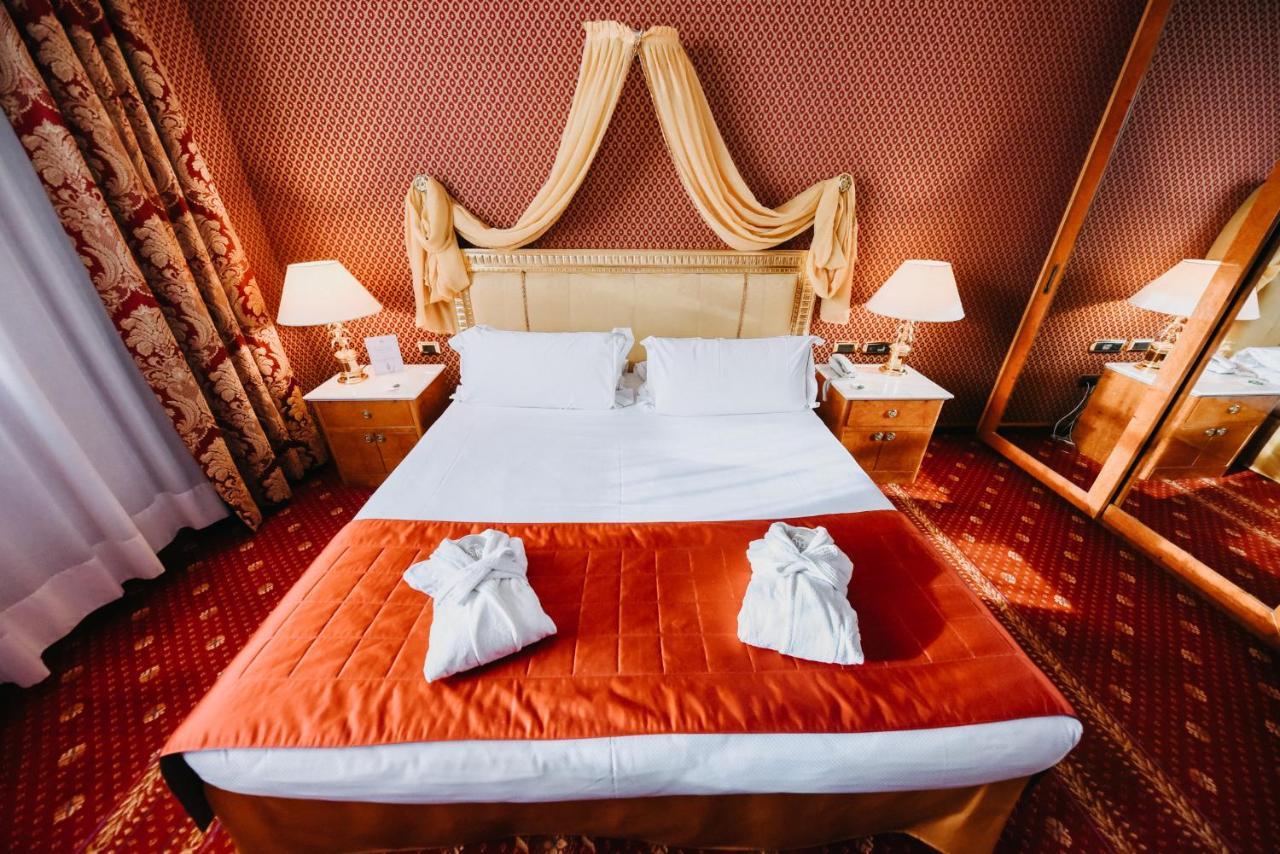 Shg Hotel Antonella Помеция Экстерьер фото