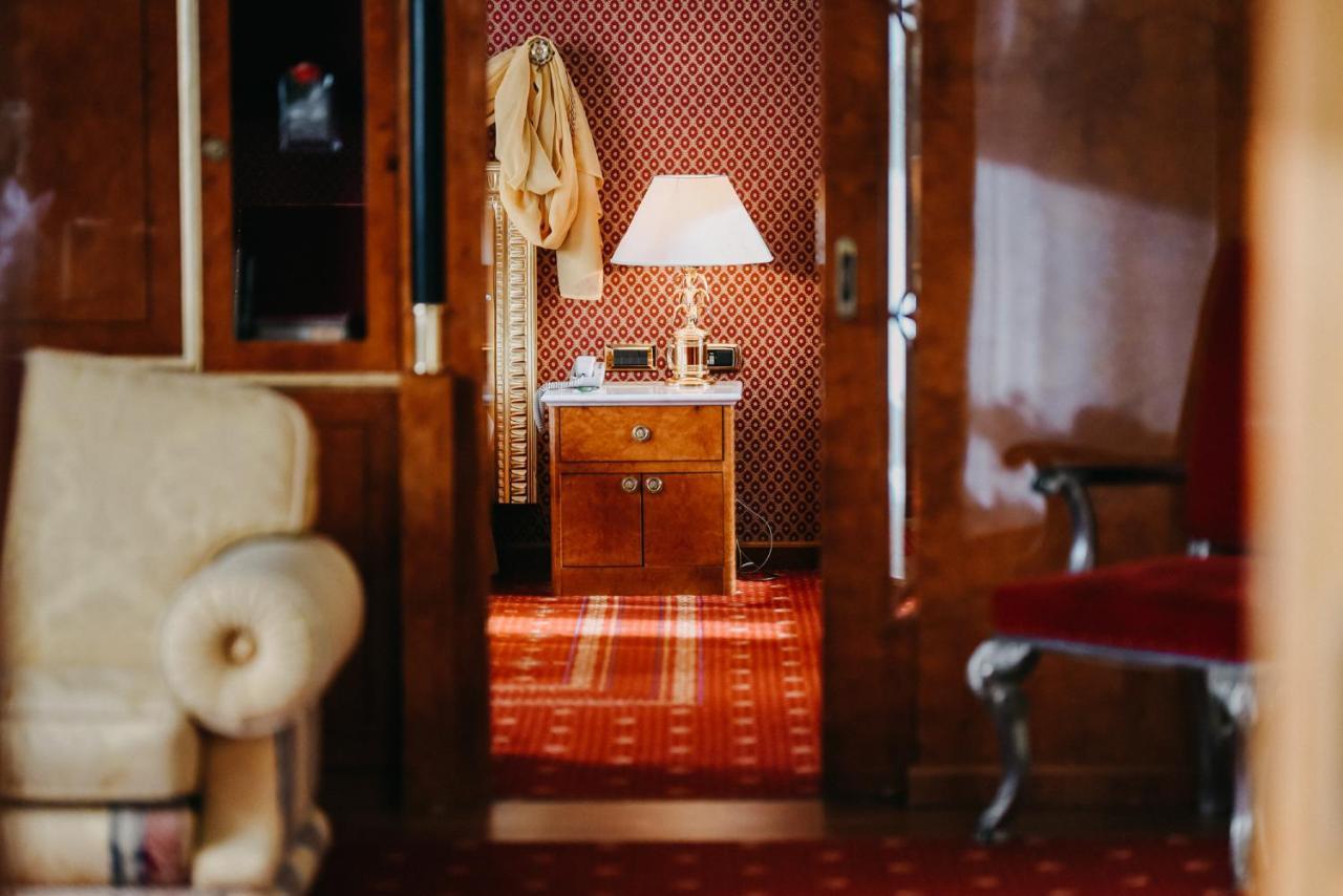 Shg Hotel Antonella Помеция Экстерьер фото