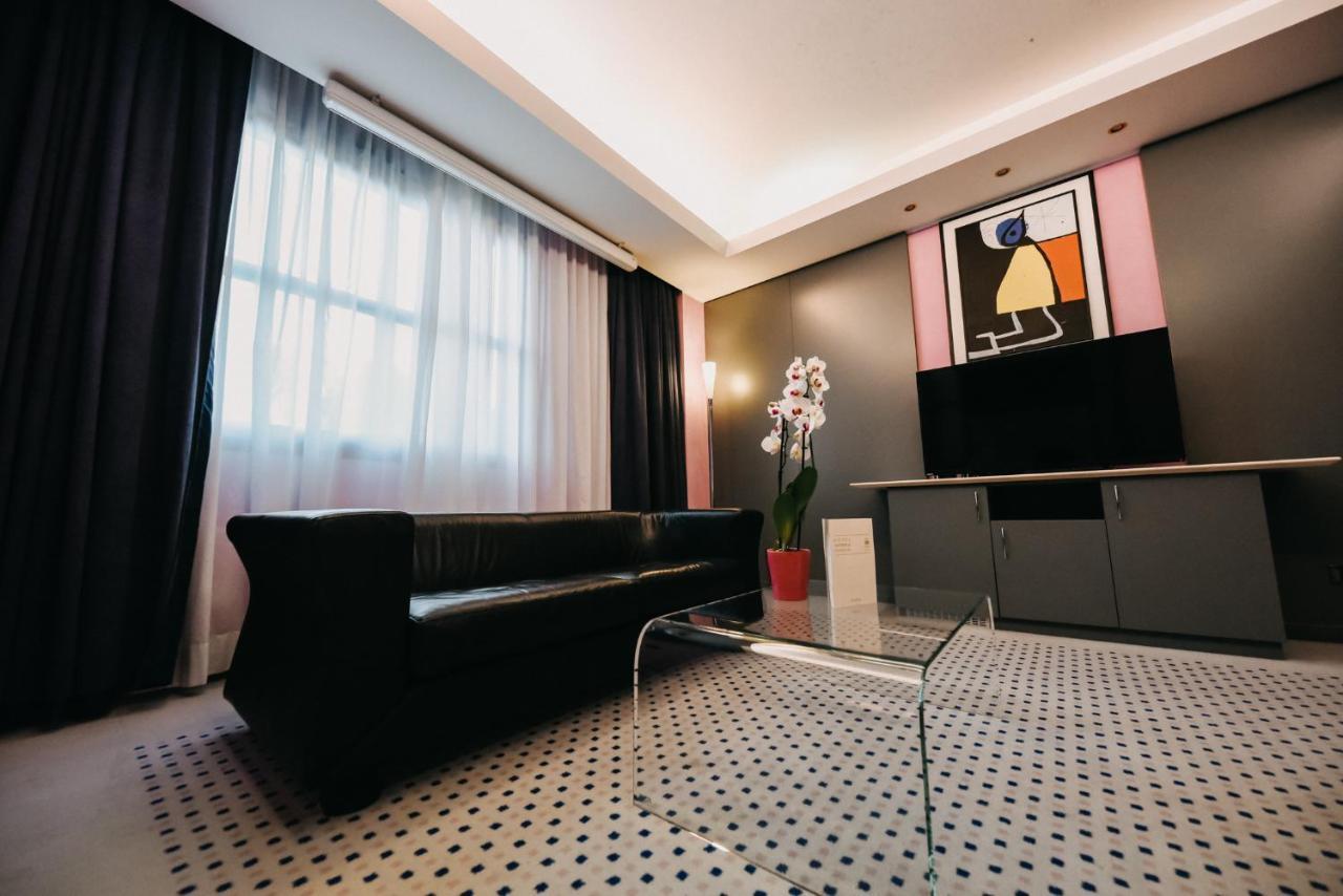 Shg Hotel Antonella Помеция Экстерьер фото