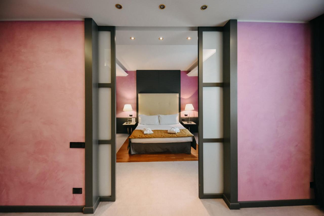 Shg Hotel Antonella Помеция Экстерьер фото