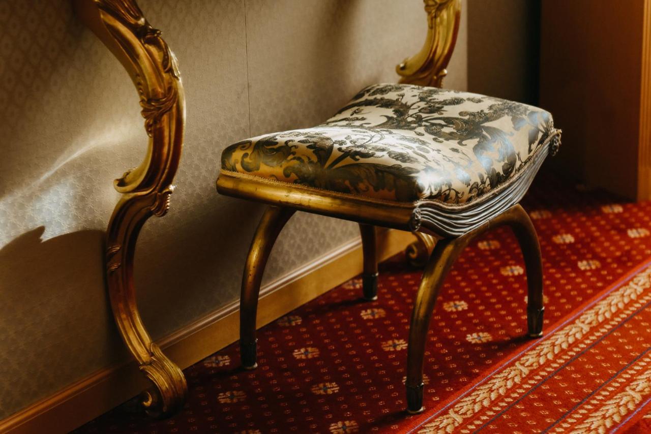 Shg Hotel Antonella Помеция Экстерьер фото