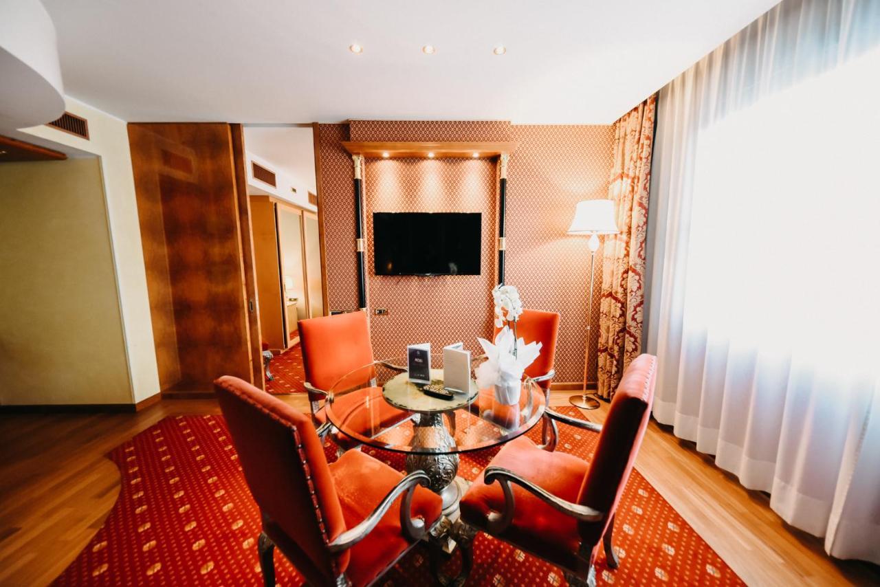 Shg Hotel Antonella Помеция Экстерьер фото