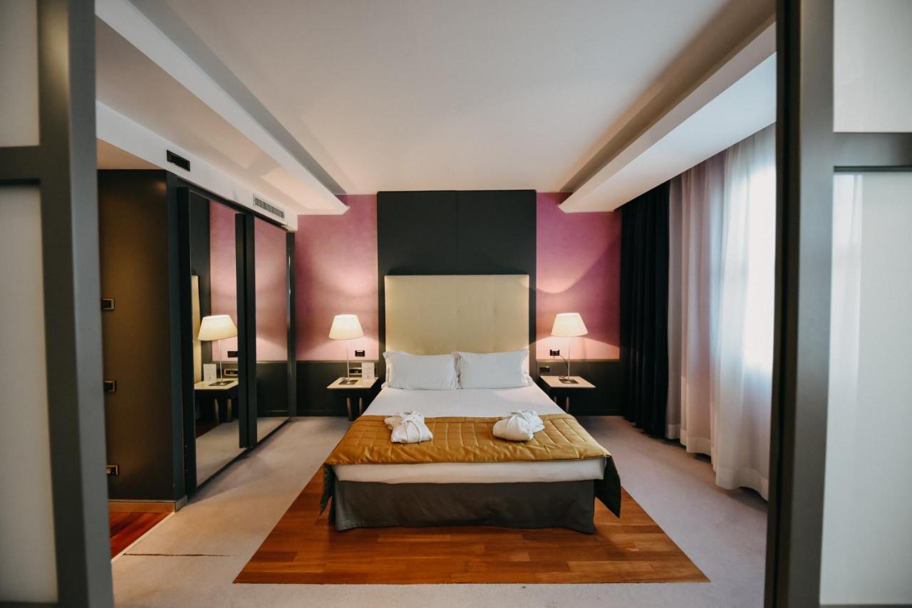 Shg Hotel Antonella Помеция Экстерьер фото