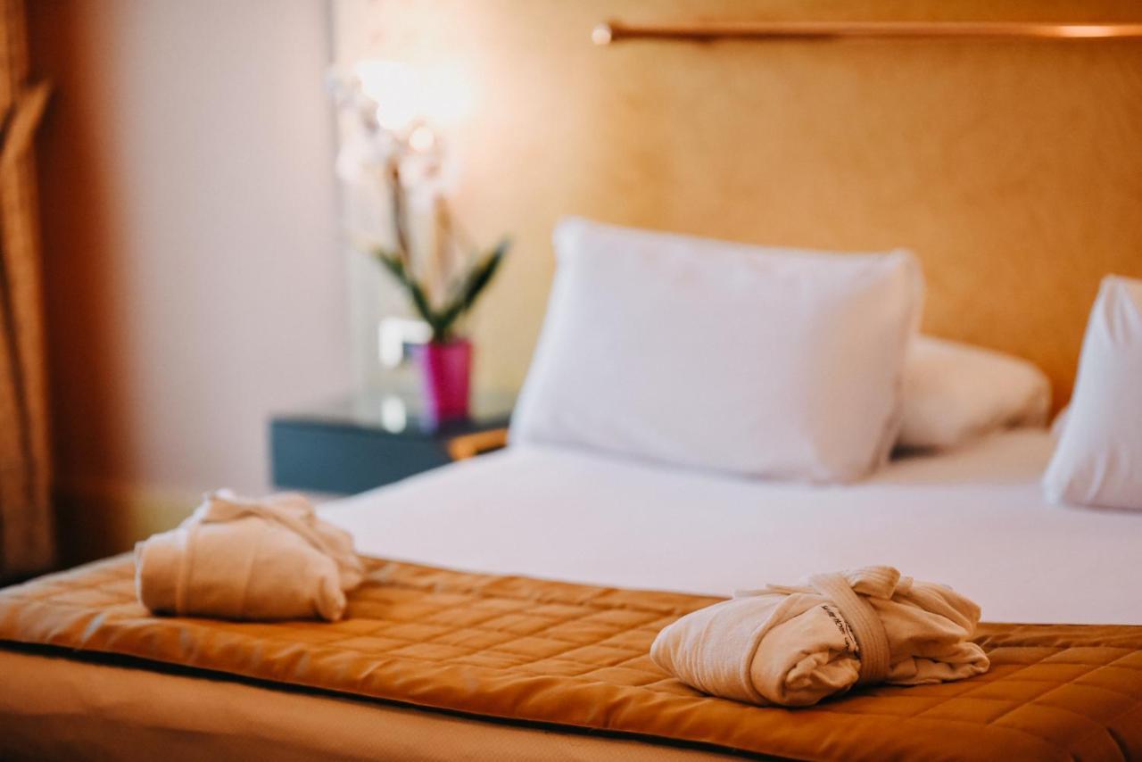 Shg Hotel Antonella Помеция Экстерьер фото