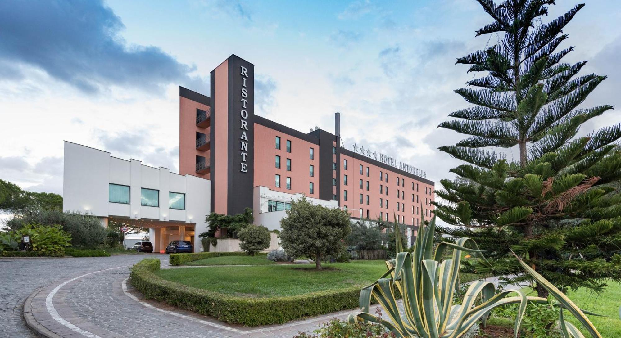Shg Hotel Antonella Помеция Экстерьер фото