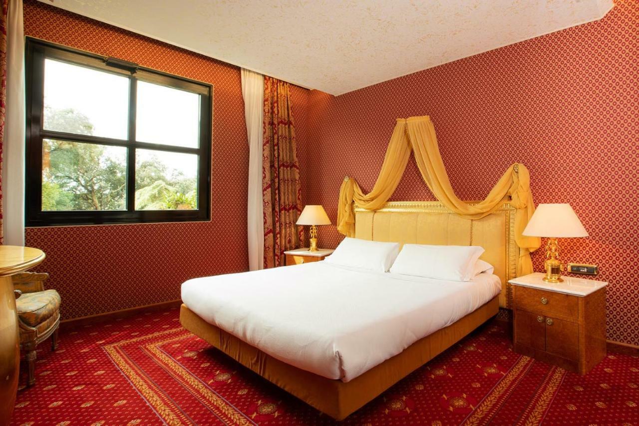 Shg Hotel Antonella Помеция Экстерьер фото