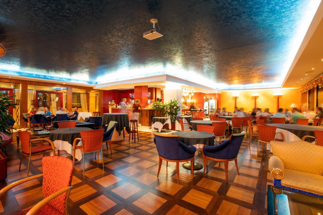 Shg Hotel Antonella Помеция Экстерьер фото